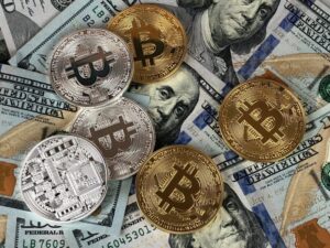 CBDCs and Stablecoins